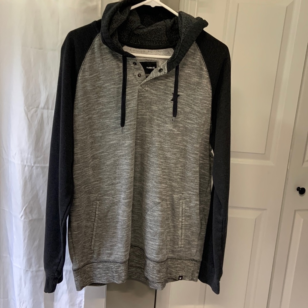 Hurley 2 button hoodie with pockets